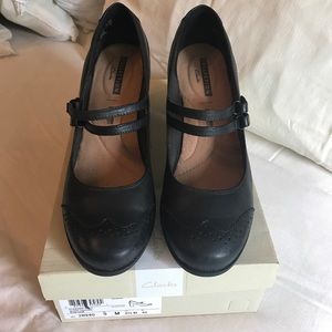 Clarks black leather shoes